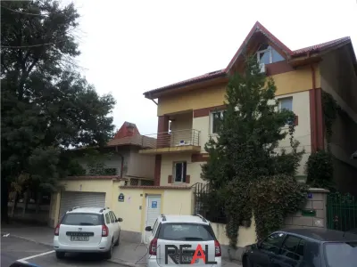 Vanzare vila pentru birouri - foto 3