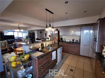 Inchiriere apartament si terasa, in strada Toamnei - foto 4