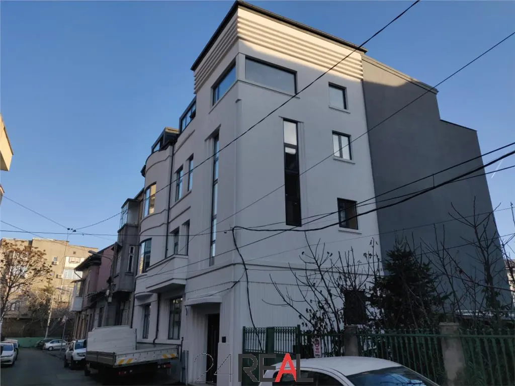 Vila de mari dimensiuni pretabila birouri - de vanzare - foto 1
