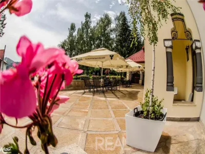 Hotel de vanzare in Predeal potrivit pentru investitie - foto 12