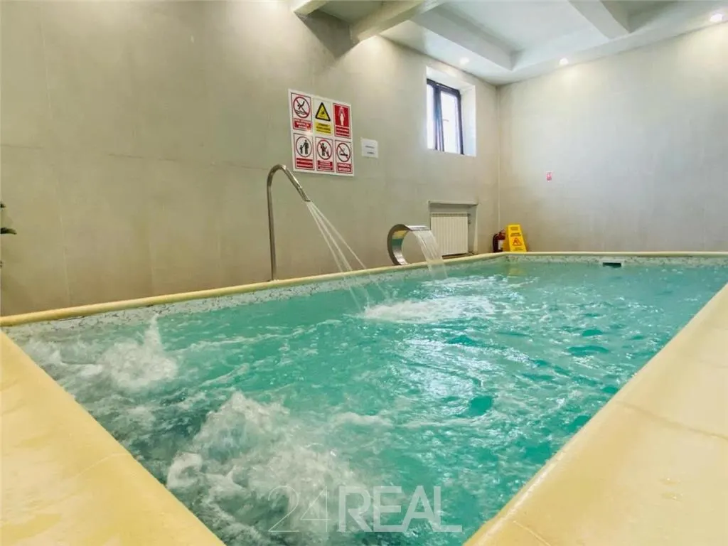 Hotel de vanzare in Predeal potrivit pentru investitie - foto 19
