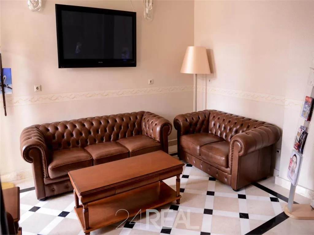 Hotel de vanzare in Predeal potrivit pentru investitie - foto 6