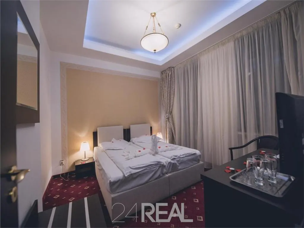 Hotel de vanzare in Predeal potrivit pentru investitie - foto 8