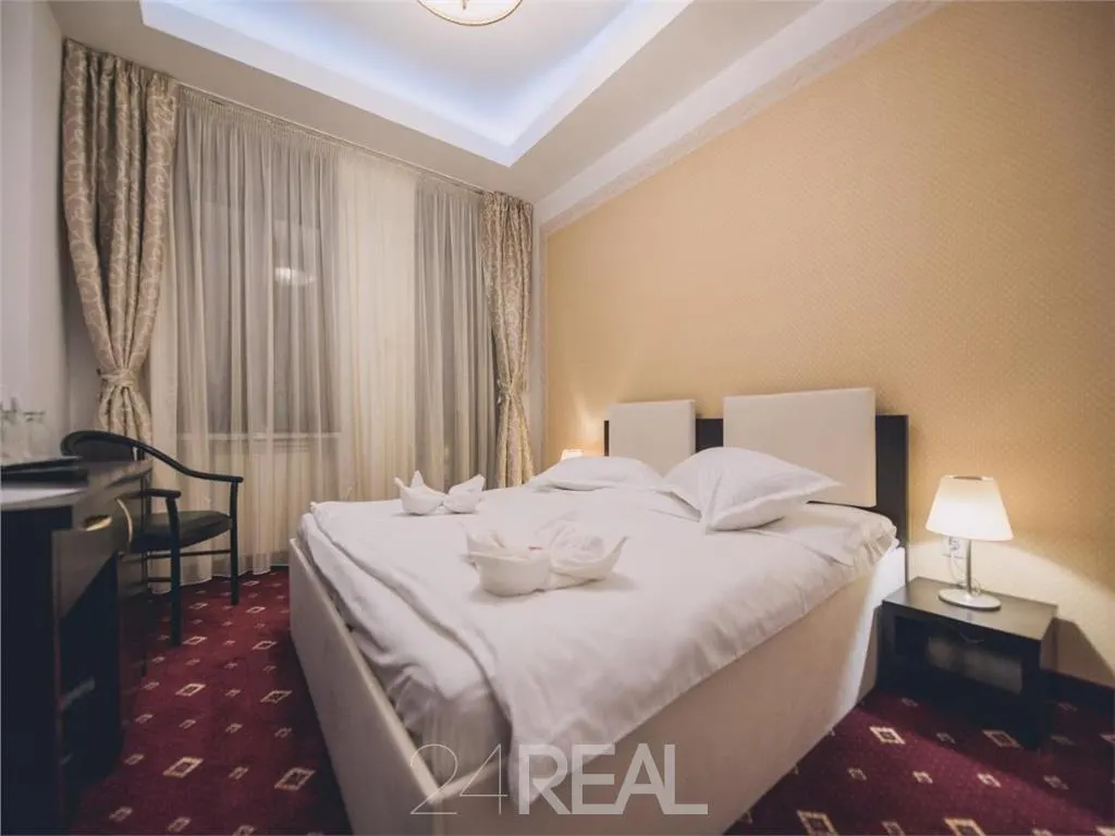 Hotel de vanzare in Predeal potrivit pentru investitie - foto 9