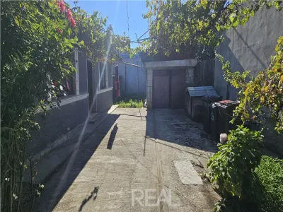 De vanzare - casa si curte mare in zona Metroului Republica - foto 3