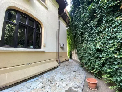 Vila brancoveneasca pretabila: birouri, clinica, ceainarie - foto 19