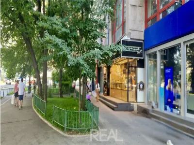 Inchiriere spatiu comercial stradal pretabil Horeca - foto 2