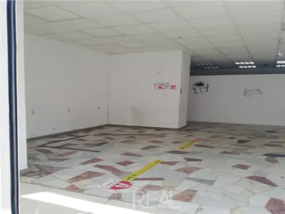 De vanzare spatiu comercial in zona intens circulata - foto 5