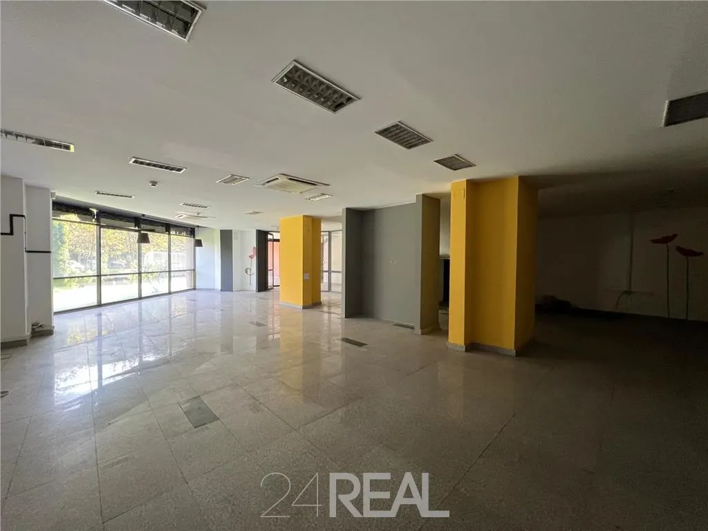 Spatiu multifunctionale - clinica, comercial, showroom, birouri - foto 20