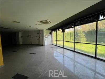 Vanzare Spatiu comercial stradal - Parter si Mezanin - 900 mp - Bucuresti