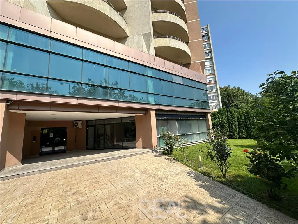 Vanzare Spatii - clinica, comercial, showroom, birouri - foto 18