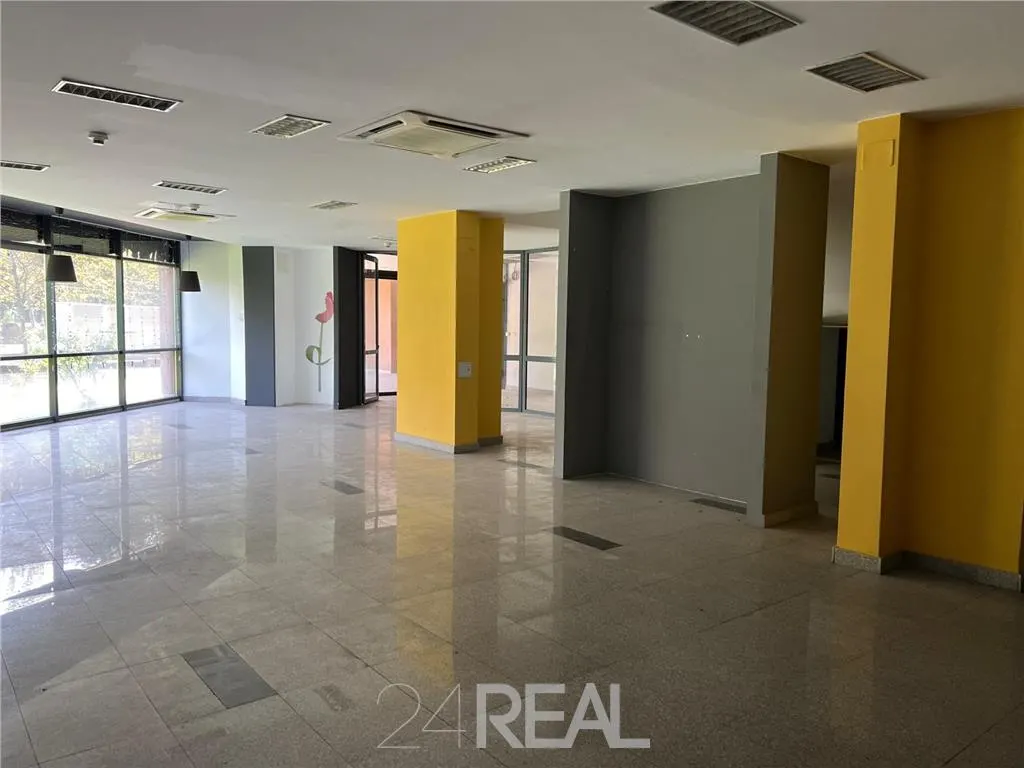 Vanzare Spatii - clinica, comercial, showroom, birouri - foto 10