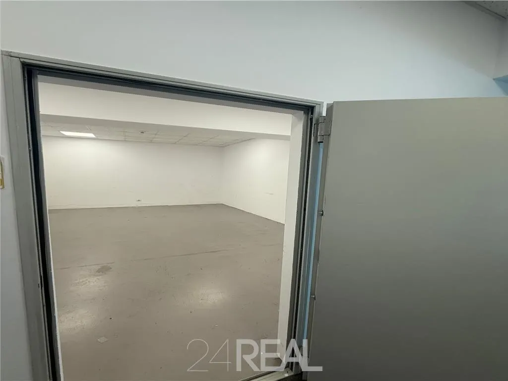 Spatiu comercial disponibil 310 mp - Baneasa - foto 5