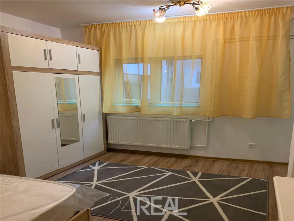 Inchiriere apartament 3 camere zona centrala - foto 7