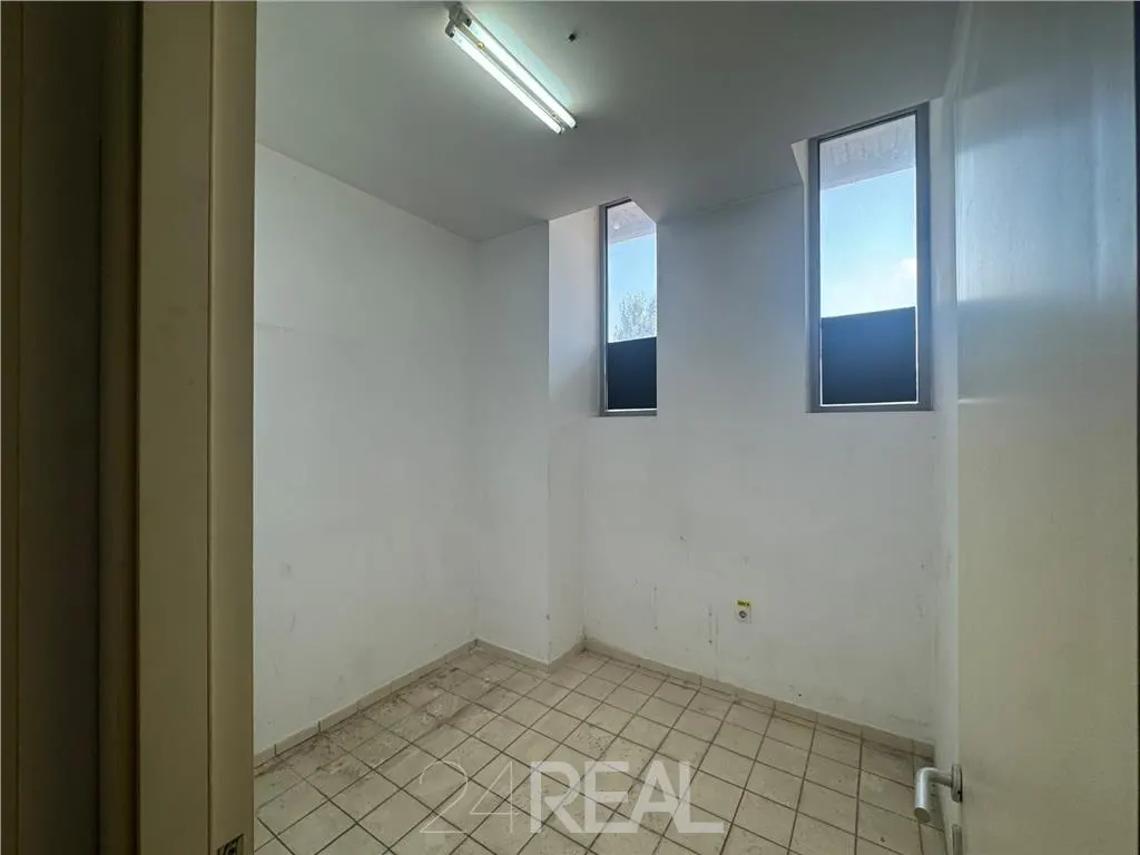 Inchiriere spatiu comercial in Chitila - foto 14