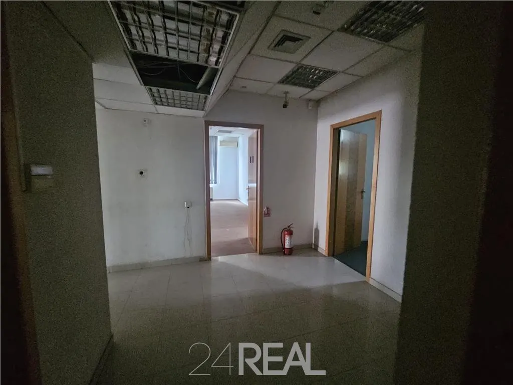 Inchiriere proprietate pretabila birouri/clinica medicala/sala - foto 8