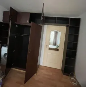 Garsonieră de închiriat â€” Podu Roș - Iasi