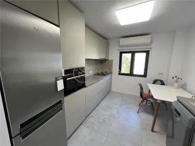 Vanzare apartament de 4 camere in zona Aviatiei renovat - foto 2