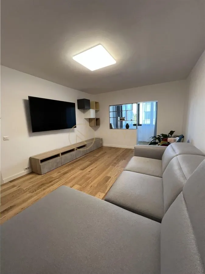Vanzare apartament de 4 camere in zona Aviatiei renovat - foto 3