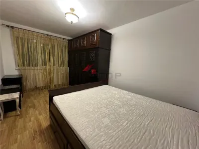Inchiriere Apartament 4 camere Decomandat Centru- Palas - foto 10