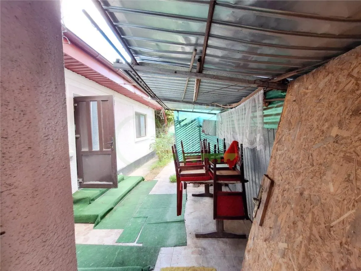 Casa batraneasca cu 3 camere, 350 mp teren â€“ Zona CFR | Garaj, beci - foto 2