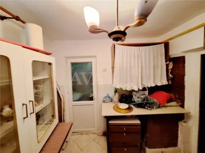 Casa batraneasca cu 3 camere, 350 mp teren â€“ Zona CFR | Garaj, beci - foto 12