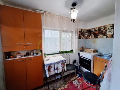 Casa batraneasca cu 3 camere, 350 mp teren â€“ Zona CFR | Garaj, beci - foto 13