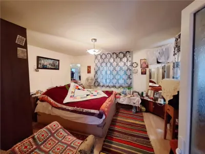 Casa batraneasca cu 3 camere, 350 mp teren â€“ Zona CFR | Garaj, beci - foto 4