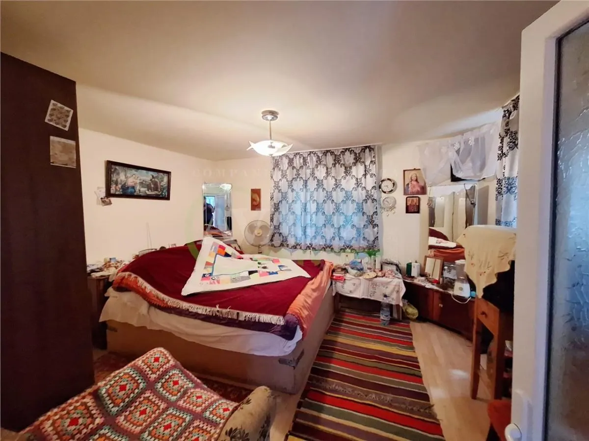 Casa batraneasca cu 3 camere, 350 mp teren â€“ Zona CFR | Garaj, beci - foto 4