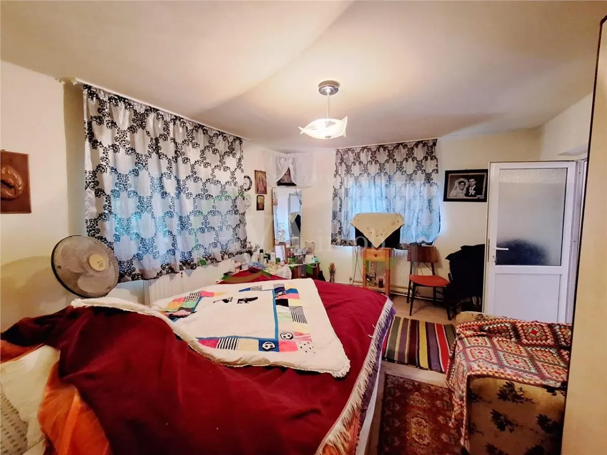 Casa batraneasca cu 3 camere, 350 mp teren â€“ Zona CFR | Garaj, beci - foto 6