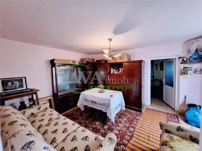 Casa batraneasca cu 3 camere, 350 mp teren â€“ Zona CFR | Garaj, beci - foto 7