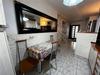 Apartament 3 camere decomandat, parter, Aleea Tihutei - Bistrita