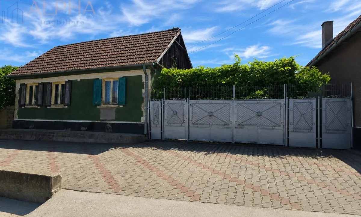 CASA RUSTICA CU TEREN 1800 MP, CART. SARATA, JUD BN - foto 1