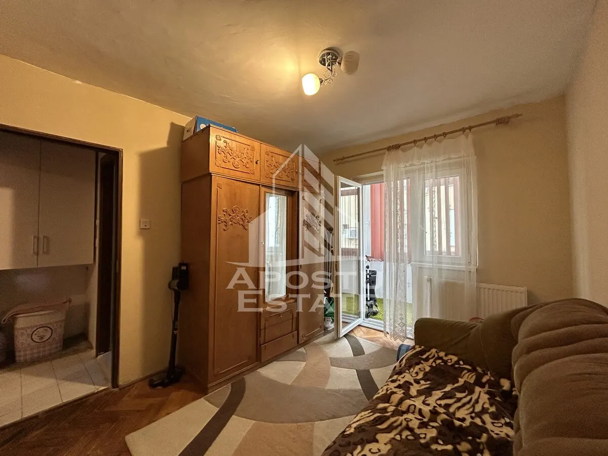 Apartament la etaj interemediar, 3 camere, 55 mp, Zona Girocului - foto 2