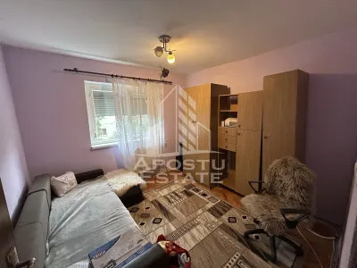 Apartament la etaj interemediar, 3 camere, 55 mp, Zona Girocului - foto 3