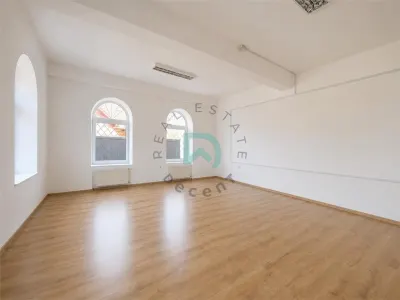 Inchiriere spatiu comercial sau birouri, 550 mp,  Sacele, Brasov - foto 11