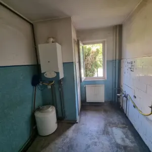 Apartament 3 camere semidecomandat etajul 1 zona  Vlahuta - foto 4