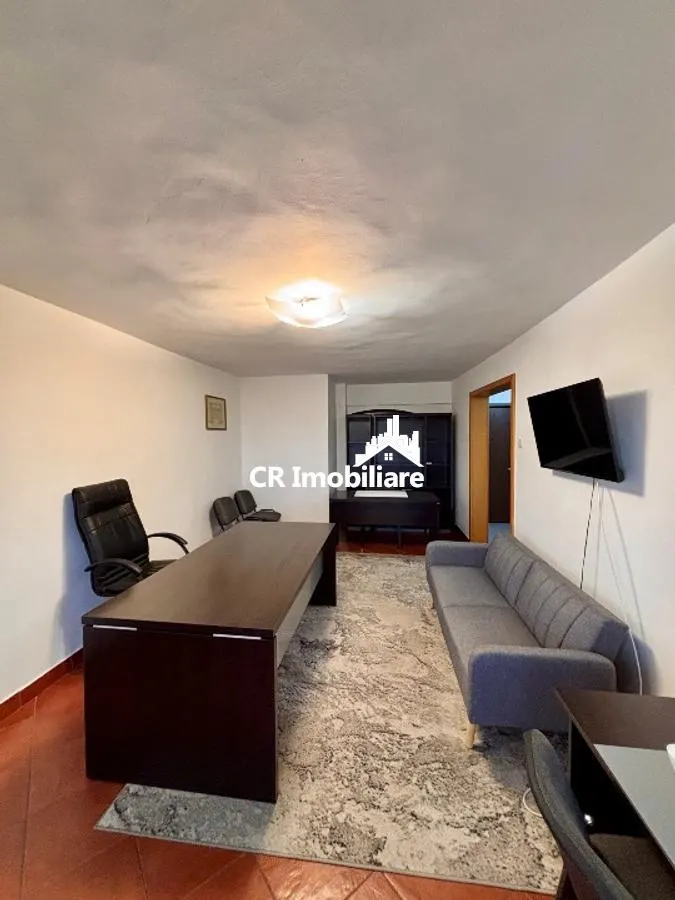 Apartament 3 camere, Piata Unirii pretabil pentru firma plus 1 loc de parcare  inclus in pret - foto 1