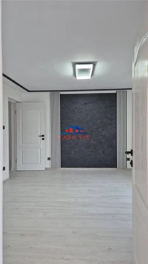 VANDUTA !!! Casa in Onesti, renovata 2025, 0742 801 123 - foto 1