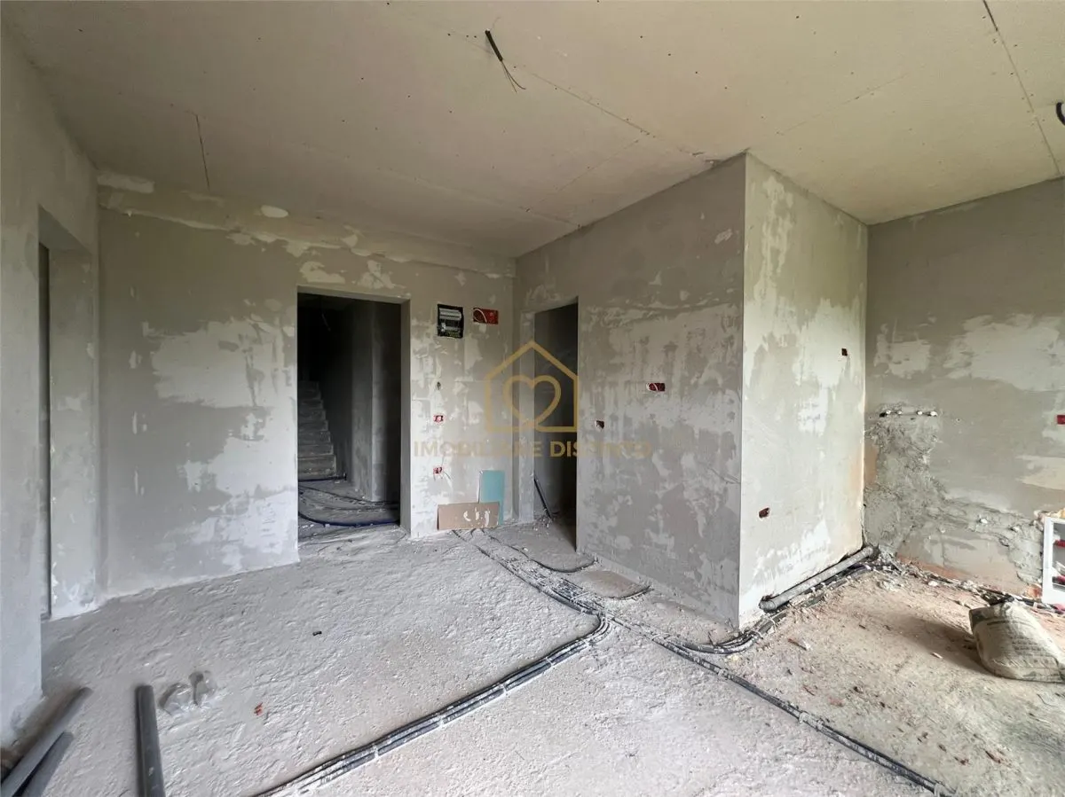 OPORTUNITATE! Casa cu 11 camere si 12 ari de teren - foto 3
