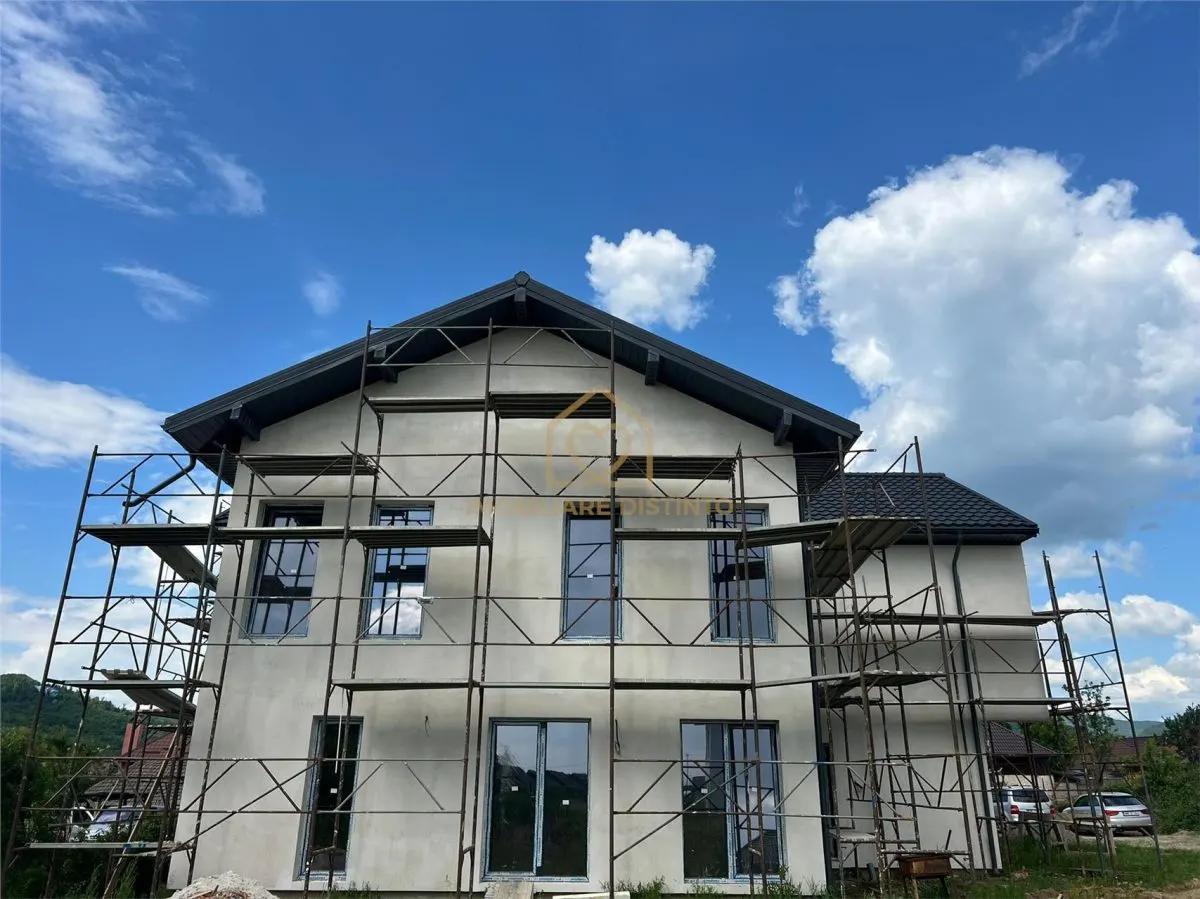 OPORTUNITATE! Casa cu 11 camere si 12 ari de teren - foto 4