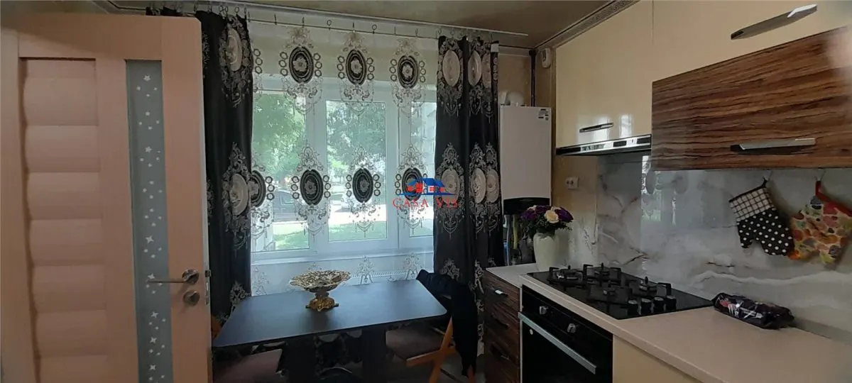 Apartament in Onesti 0742 801 1223, parter str Venus - foto 11