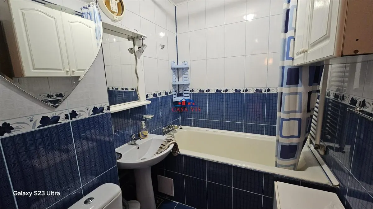 Apartament 2 camere in Onesti, zona ultracentrala, la cheie . - foto 12