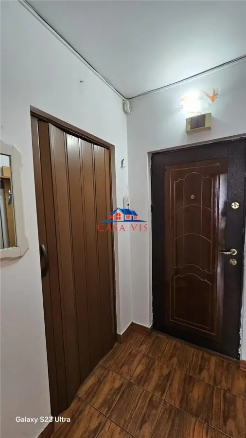 Apartament 2 camere in Onesti, zona ultracentrala, la cheie . - foto 3