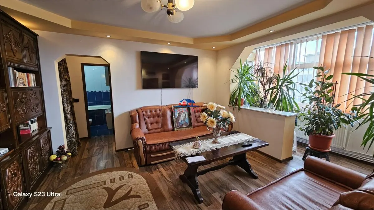 Apartament 2 camere in Onesti, zona ultracentrala, la cheie . - foto 5