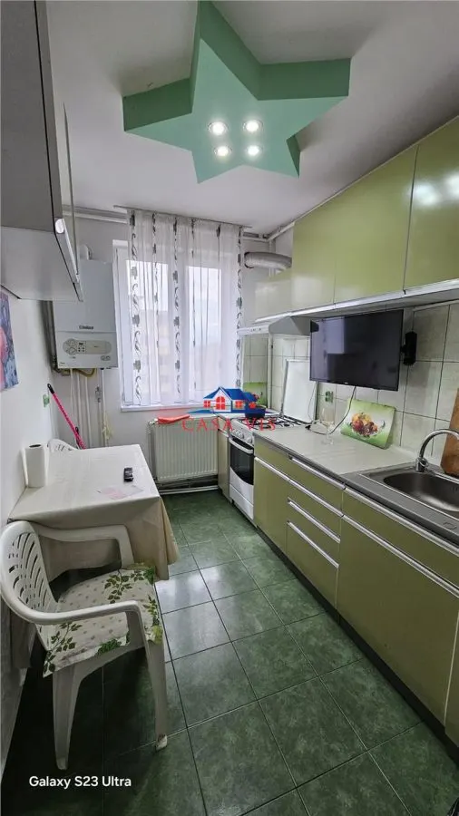 Apartament 2 camere in Onesti, zona ultracentrala, la cheie . - foto 8