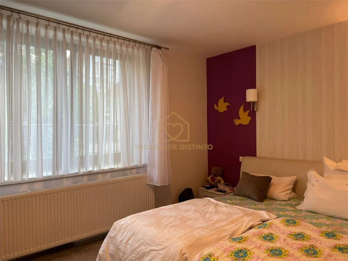 Casa cu 5 ari teren zona ultracentrala - foto 6