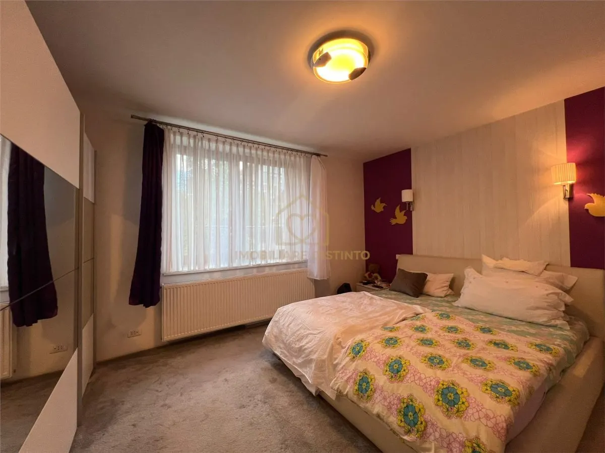 Casa cu 5 ari teren zona ultracentrala - foto 7