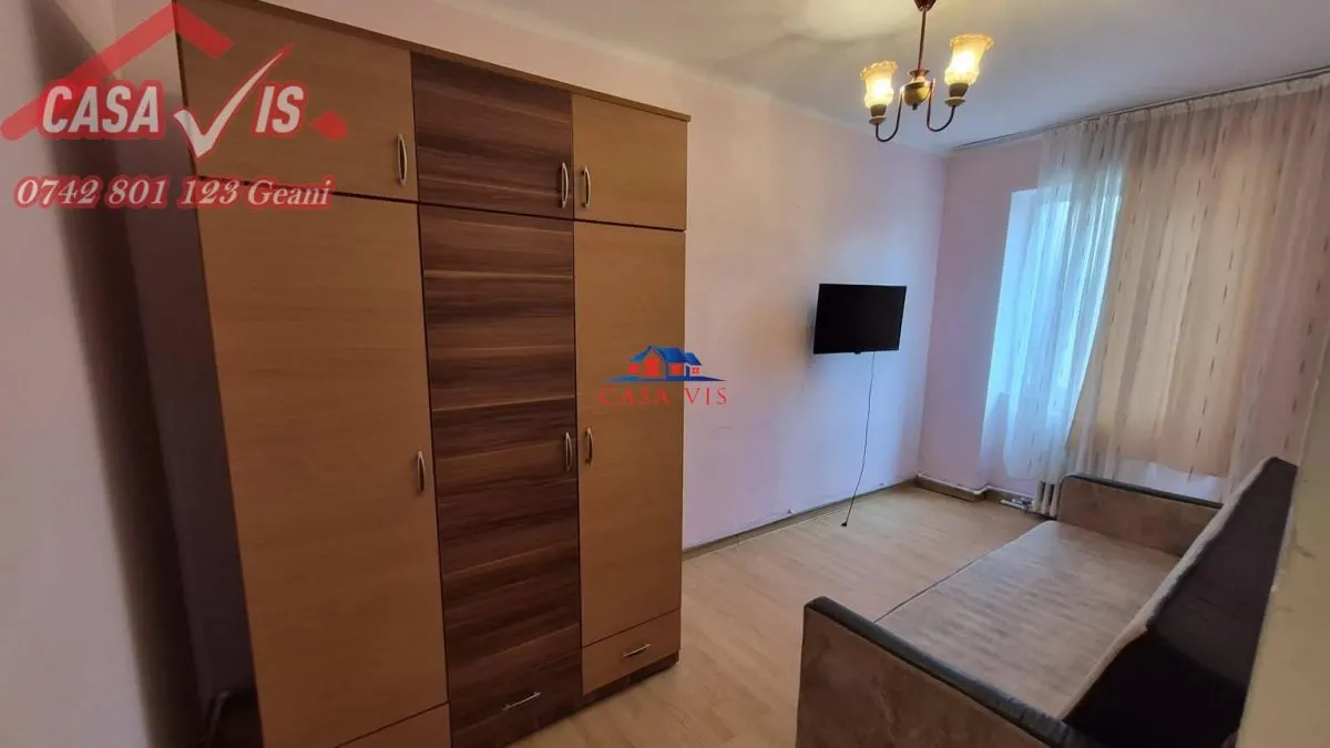 Apartament 3 camere in Onesti etajul 2/4 str Oituz - foto 2