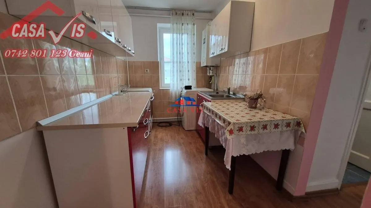 Apartament 3 camere in Onesti etajul 2/4 str Oituz - foto 6